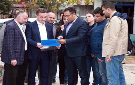 Başkan Usta, Karadeniz Mahallesi'ndeki Şehit Polis Gökhan Topçu meydanındaki çalışmaları