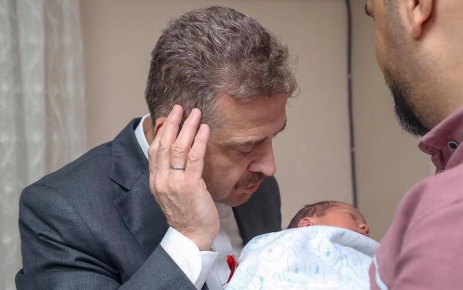 Gaziosmanpaşa Belediye Başkanı Hasan Tahsin Usta, Adem Çevirme’nin  bebeğinin
