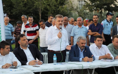 Gaziosmanpaşa Karadeniz Mahalle sakinleri yöneticileriyle toplandı.