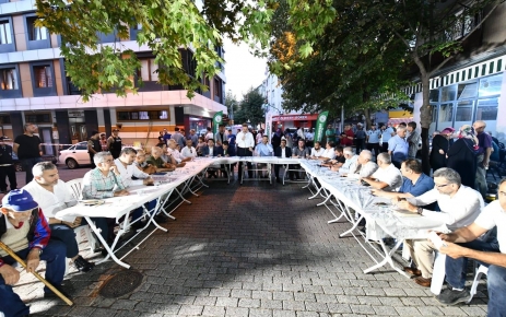 Başkan Usta ve Başkan Serkan Acar birlikte Şemsipaşalıları dinledi Gaziosmanpaşa Şemsipaşa Mahalle sakinleri yöneticileriyle toplandı.