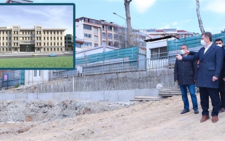 Gaziosmanpaşa Belediye Başkanı Hasan Tahsin Usta, Şemsipaşa Mahallesi’nde yapımı süren