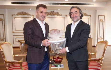 Başkan Usta’yı, Süleyman Yiğitoğlu ve yönetimi ziyaret etti Gaziosmanpaşa Belediye Başkanı Hasan Tahsin Usta'yı, AK Parti Sultangazi İlçe