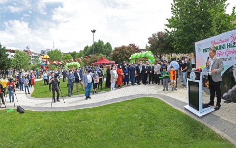Başkanlar Usta ve Aydemir Mevlana parkını hizmete açtı Gaziosmanpaşa Belediye Başkanı Hasan Tahsin Usta ve AK Parti Gaziosmanpaşa