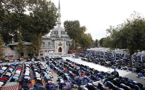 Bayram namazı Ankara'da saat 07.06, İstanbul'da 07.22, İzmir'de 07.29, Iğdır'da