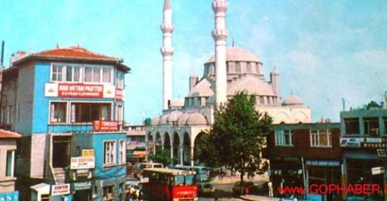 Ramazan Bayramı namazı Ankara'da 06.25, İstanbul'da 06.40, İzmir'de 06.52, Çanakkale'de