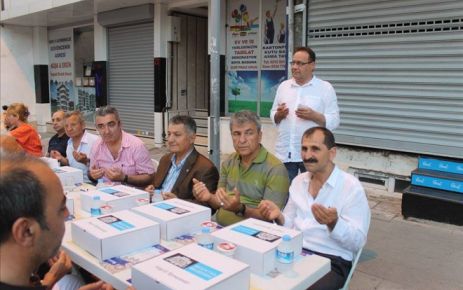 Cumhuriyet Halk Partisi Bayrampaşa ilçe örgütü Yıldırım Mahallesi’nde sokak iftarı