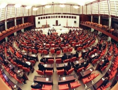 Milyonları ilgilendiren yasa teklifi komisyonda kabul edildi.