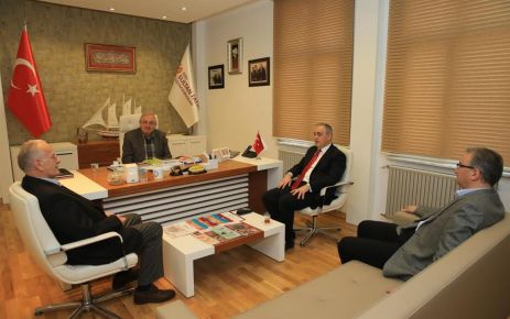 Eyüp Belediye Başkanı Remzi Aydın,okulların spor salonlarını  yenileyerek öğrencilerin