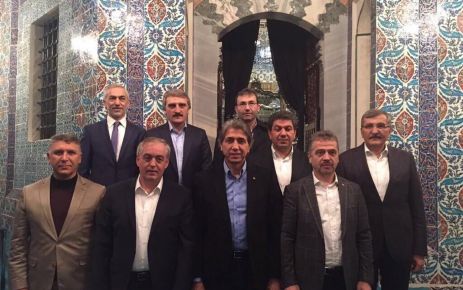 Belediye Başkanları Sabah Namazında Eyüp Cami'inde buluştu.
