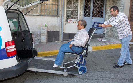 Gaziosmanpaşa Belediyesi, ilçedeki diyaliz hastaları, engelliler ve yaşlı hastaların hastaneleri