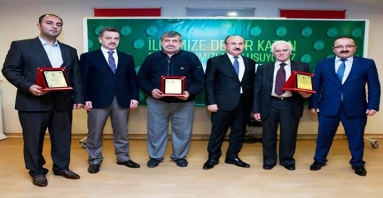Gaziosmanpaşa Belediyesi yirmi  yılın üzerindeki esnafları onur yemeğinde bir