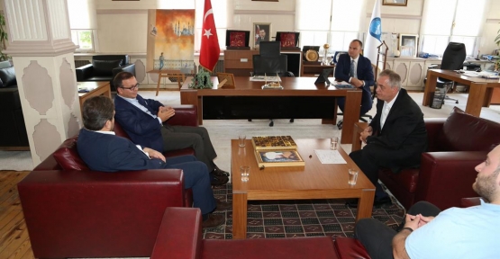 Eyüp Belediye Başkanı Remzi Aydın'ı ziyaret eden Başbakan Başdanışmanı Sarıkaya,
