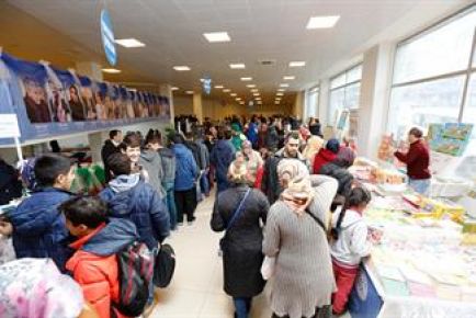 Arnavutköy Belediyesi tarafından bu yıl ikincisi düzenlenen kitap fuarı, ünlü