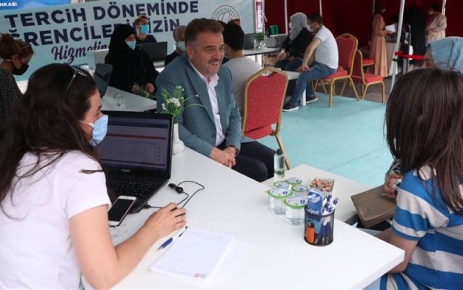 Belediye Öğrencilere LGS Tercih Desteğinde Bulunuyor Gaziosmanpaşa Belediyesi, Liselere Geçiş Sınavı’na (LGS) giren öğrencilere tercih danışmanlık