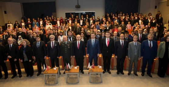 Çanakkale Zaferi’nin 100’üncü yılında şehit aileleri Gaziosmapaşa Belediyesi’nin düzenlediği akşam
