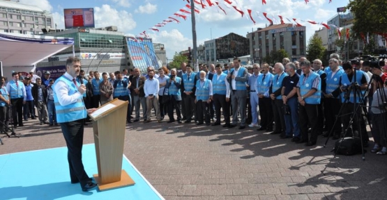 Gaziosmanpaşa Belediyesi tarafından oluşturulan Su Tasarrufu Timi, sokak sokak gezerek