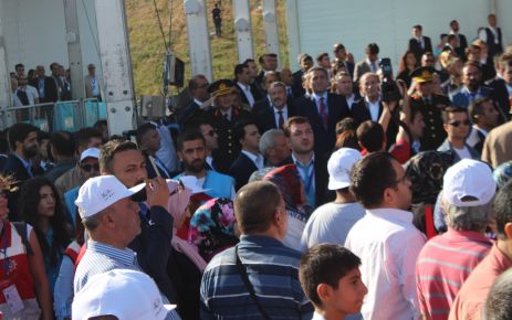 Boğazın 3. İncisi görkemli törenle açıldı Cumhurbaşkanı Erdoğan, "Yolumuza kararlılıkla devam ediyoruz"dedi.