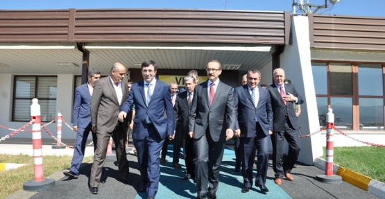 BAŞBAKAN YARDIMCISI  CEVDET YILMAZ MUŞ VALİLİĞİNİ ZİYARET ETTİ.