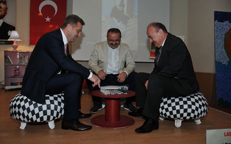 Gaziosmanpaşalı minikler, Gaziosmanpaşa Belediyesi’nin destekleriyle öksüz ve yetim çocuklar için