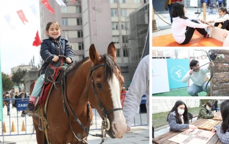 Gaziosmanpaşa Belediyesi tarafından düzenlenen "Sokakta Oyun Var" etkinliğine katılan çocuklar,