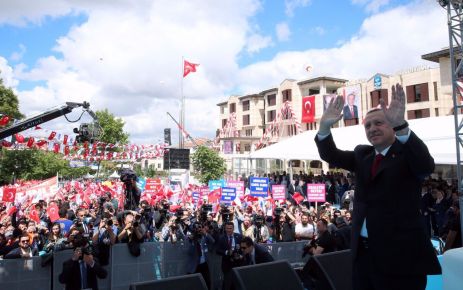 Eyüp Belediyesi'nin yeni hizmet binasının da aralarında bulunduğu 13 eserin
