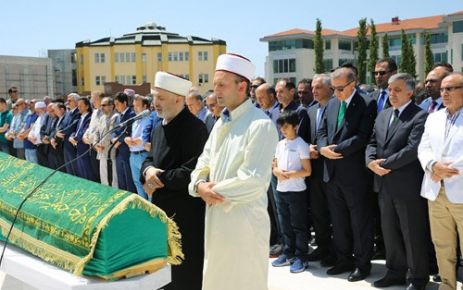 Cumhurbaşkanı Recep Tayyip Erdoğan, gazeteci Mustafa Karaalioğlu’nun babası Ali Karaalioğlu’nun
