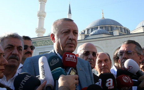 Cumhurbaşkanı Recep Tayyip Erdoğan, bayram namazını Ataşehir'deki Mimar Sinan Camisi'nde