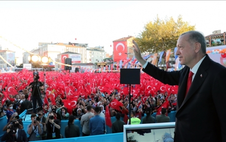 Cumhurbaşkanı Erdoğan, "Bugüne kadar İstanbul'da 300 bin konutu dönüştürerek gerçekten