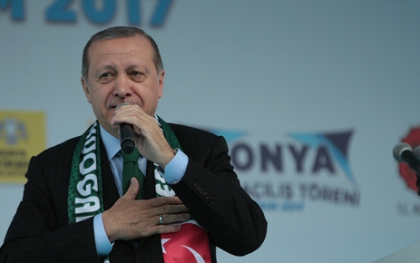 Cumhurbaşkanı Recep Tayyip Erdoğan, Mevlana Meydanı'nda gerçekleştirilen "Konya İli Toplu