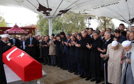 Cumhurbaşkanı Recep Tayyip Erdoğan, 8. Cumhurbaşkanı Turgut Özal'ın kardeşi, eski
