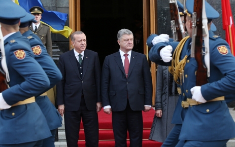 Cumhurbaşkanı Recep Tayyip Erdoğan, Ukrayna Devlet Başkanı Petro Poroşenko tarafından