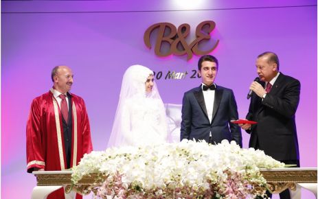 Cumhurbaşkanı Recep Tayyip Erdoğan ile Başbakan Ahmet Davutoğlu, Sultangazi Belediye