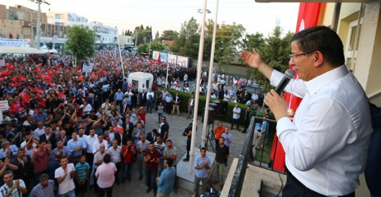 Başbakan Ahmet Davutoğlu, Şanlıurfa'nın Ceylanpınar belediye binasından halka seslendi.