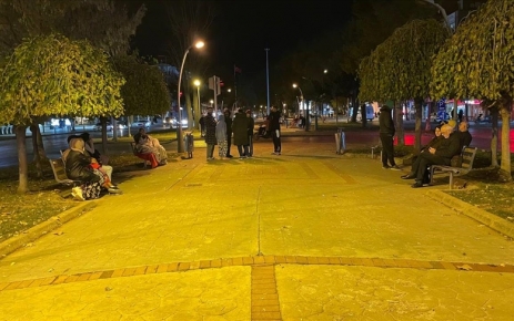 Deprem, başta Düzce olmak üzere; İstanbul, Bolu, Ankara, Eskişehir, Kütahya,