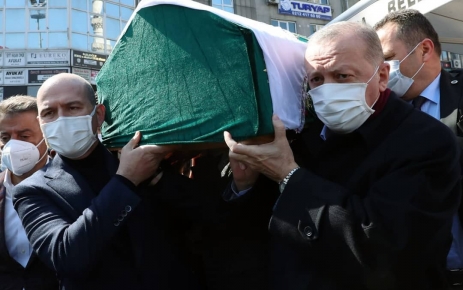 Gaziosmanpaşa Merkez Camisi'nde Servet Soylu için kılınan cenaze namazına Cumhurbaşkanı
