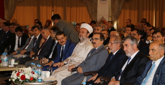 Din Hizmetleri Konferansı Diyanet İşleri  Başkanı Mehmet Görmez’in katılımıyla
