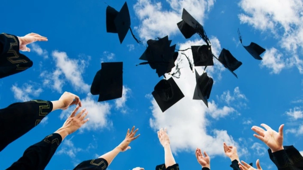 YÖK tarafından diploma denklikleri verilmeyen 104 bin mağdurun temsilcileri TBMM’de