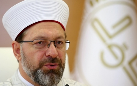Diyanet İşleri Başkanı Ali Erbaş, İzmir'de yaşanan deprem nedeniyle evlerine