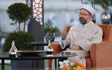 Diyanet İşleri Başkanı Erbaş, 'Şeker Bayramı' ifadesinin yanlış olduğunu belirterek,