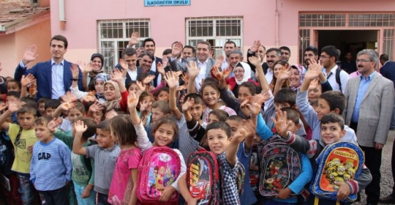  AK Parti İstanbul Teşkilatı, bu yıl Diyarbakırlı çocukların okul