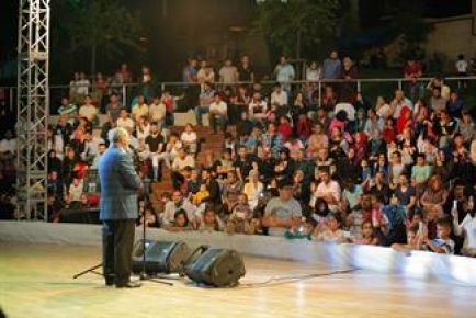Ünlü isimleri Ramazan Etkinlikleri kapsamında vatandaşlarla buluşturan Arnavutköy Belediyesi, Sanatçı