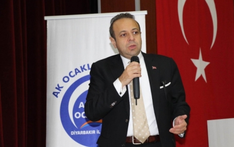 AB Eski Bakanı Egemen  Bağış, Diyarbakır'da "Yeni Anayasa ve