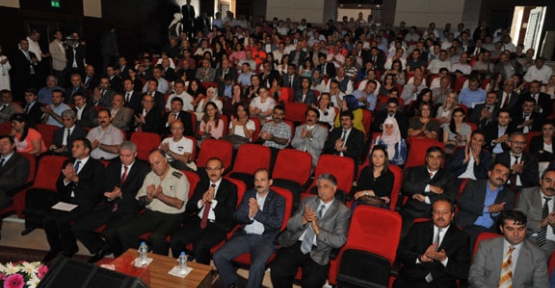 Vali Yavuz, "Eğitimde fikirlerin yarışması, yeni yöntemlerin belirlenmesi son derece