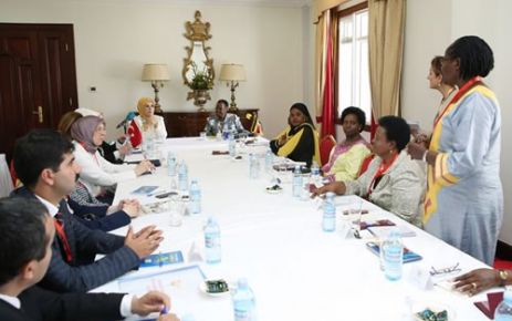 Emine Erdoğan, Uganda First Lady’si Janet Mouseveni’nin ev sahipliğinde gerçekleştirilen