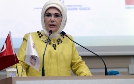 Emine Erdoğan, Mobil çözümler projesi kadın adlı toplantıya katıldı Emine Erdoğan, “Mobil Çözümlerin Adresi: Kadın” projesinin kapanış toplantısına