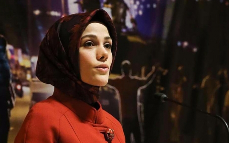 Cumhurbaşkanı Erdoğan’ın kızı Esra Albayrak, Marmara Üniversitesi İlahiyat Fakültesi’nce düzenlenen