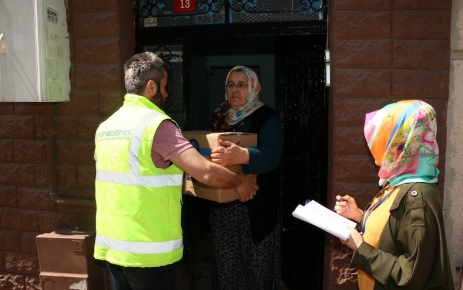 Eyüp Belediyesi Ramazan ayında gönül köprüleri kurmaya devam etti.