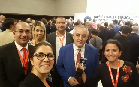 Ödülü Eyüp Belediye Başkanı Remzi Aydın aldı.