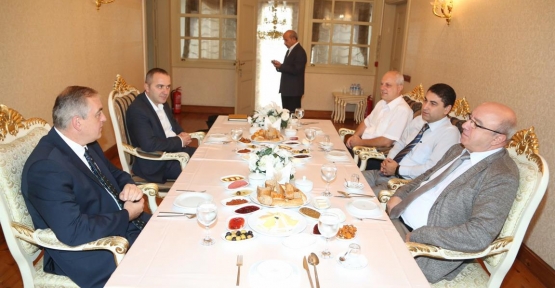 Eyüp Belediye Başkanı Remzi Aydın, BEDAŞ Genel Müdürü Mehmet İslamoğlu'nu