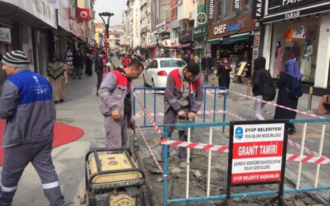 Eyüp Belediyesi Fen İşleri Müdürlüğü ekipleri yaptığı çalışmalarla Eyüp'ü cadde
